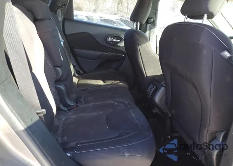 2017 Jeep Cherokee Latitude z USA, uszkodzony, nr VIN 1C4PJMCB3HW529516